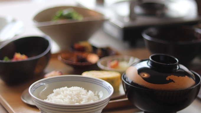 【当日限定・1泊朝食プラン】北海道産食材を使用した「食の宿」の朝ごはん〜出来立てのおいしさをどうぞ〜